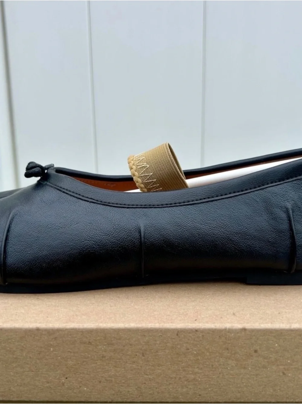TABI STYLE SHOES BLACK SPLIT-TOE BALLET FLATS W/STRAP UNBRANDED COMFY SZ 39 NEW